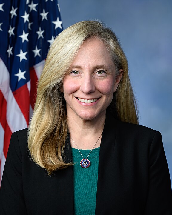 Larawan ni Rep. Abigail Spenberger